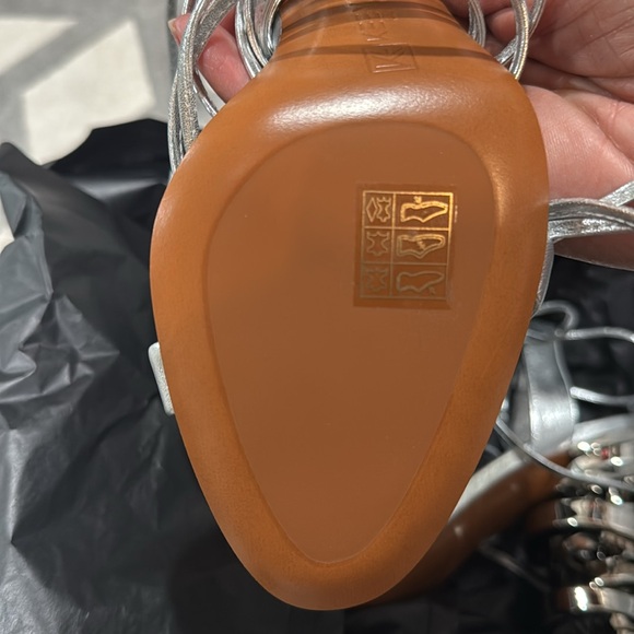 KEEYAHRI Tamu wrap heels 7.5 - Picture 5 of 5